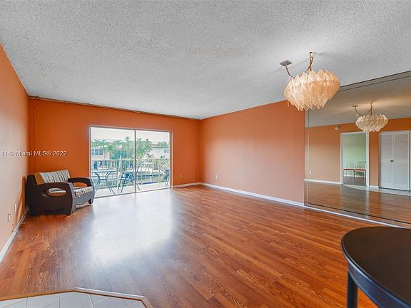 4th image of 3770 NE 171st St APT 202