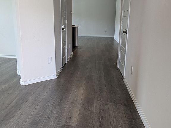 4th image of 1125 Goldfinch Dr