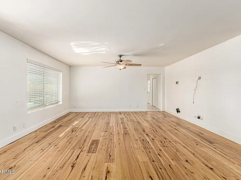 2421 S 221st Ave — Photo 8