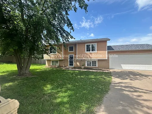 3147 N Brookfield Ct Photo 1