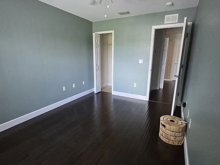 Guest Bedroom G unfurnished