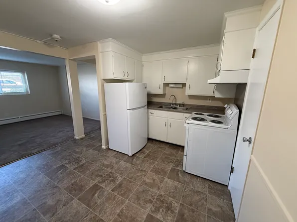 1090 Mineral Spring Ave APT 2, North Providence, RI 02904