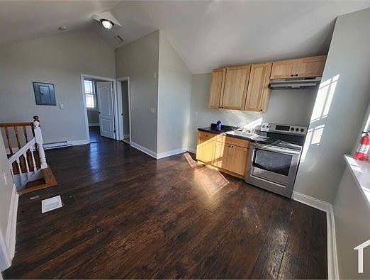 1st image of 70 Hinsdale Pl Floor 3