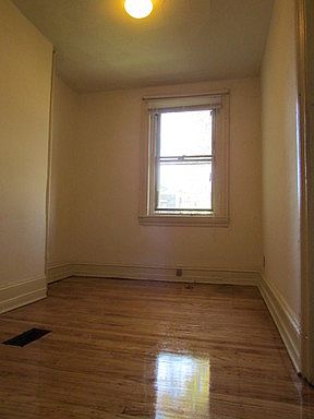 5th image of 42 N 40th St APT 1R
