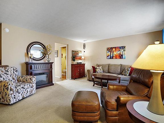 3rd image of 1803 Willoway Cir N
