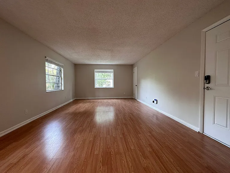 526 S Eola Dr — Photo 30
