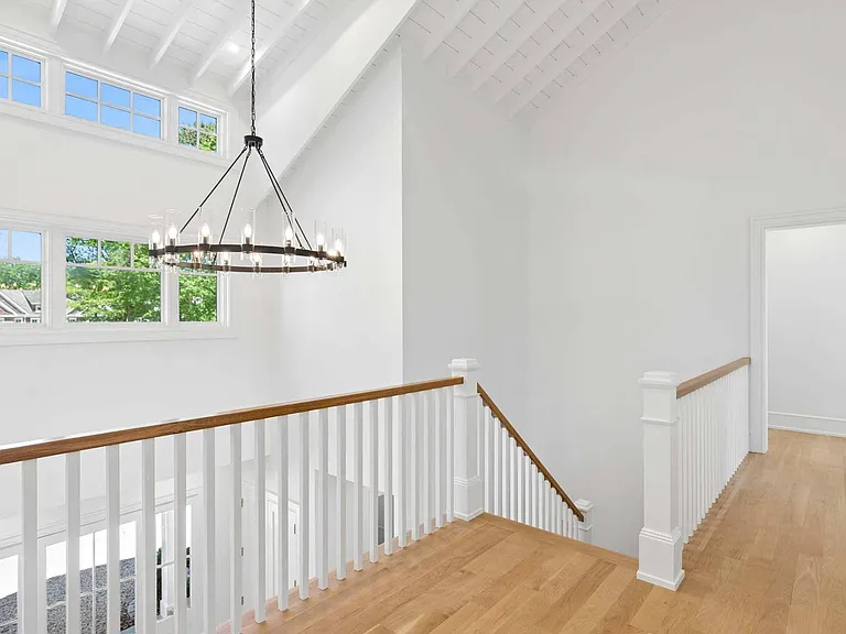 17 Dering Ln — Photo 19