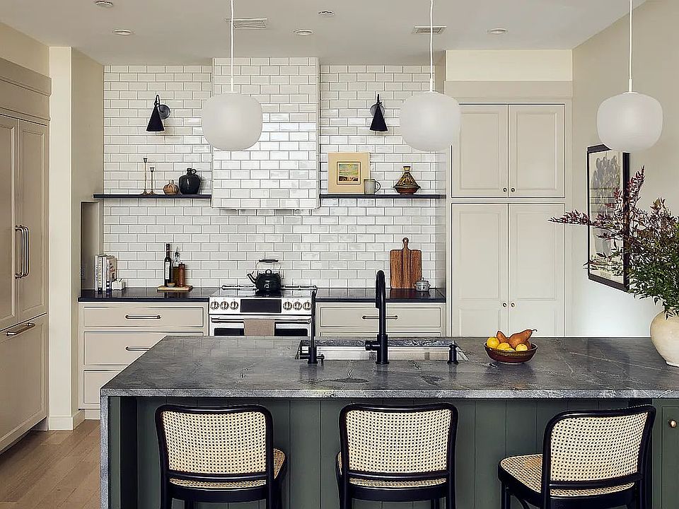 1st image of 1080 Lorimer St #1F