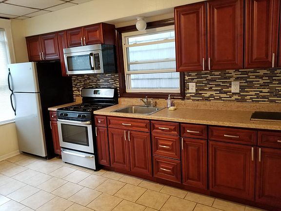 3rd image of 416 Fairmount Ave
