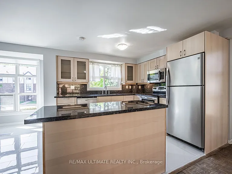 525 Balliol St #17 — Photo 11