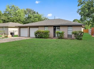 8010 Botany Ln, Houston, TX 77075