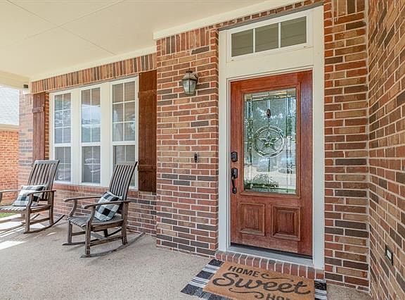 3rd image of 15728 Ringdove Ct