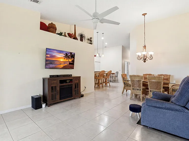 9363 Bridgeport Dr — Photo 6