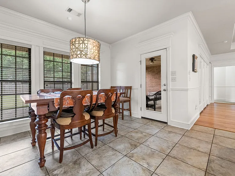 108 Bouriese Cir — Photo 18