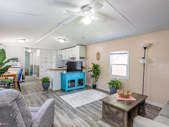 5th image of 319 Grubb Dr