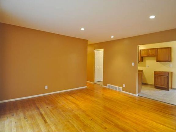 Entry - Hardwood Floors