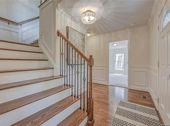 4th image of 3731 Saint Regis Dr