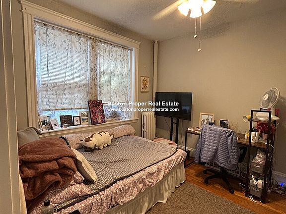 5th image of 211 Park Dr APT 23