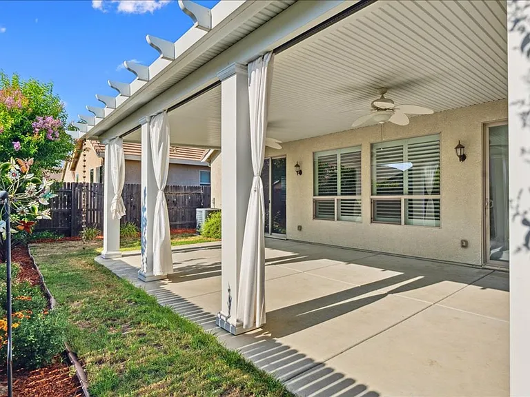1875 Verrazona Dr — Photo 26