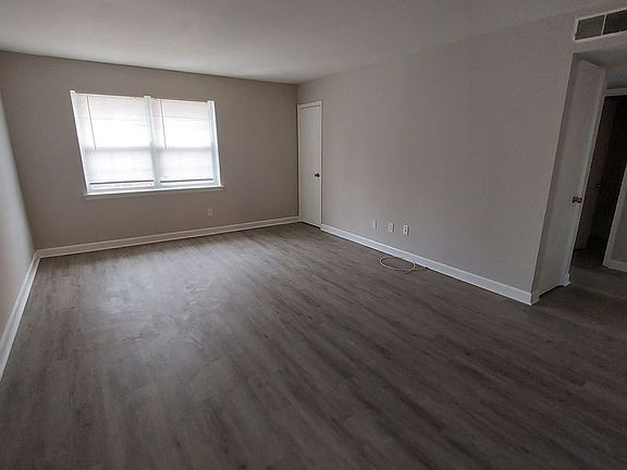 4th image of 614 Davie Ave APT H
