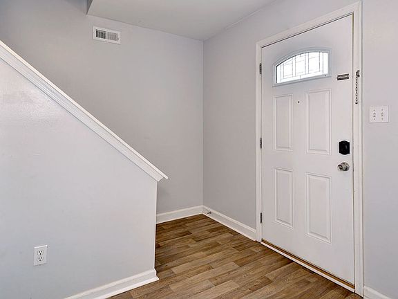 5th image of 905 Jouett Dr