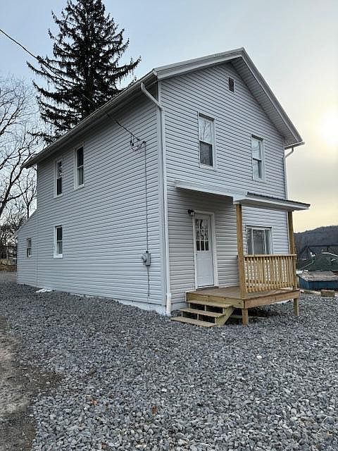 1st image of 301 4th St