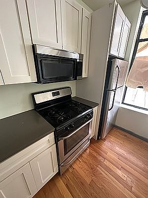 3rd image of 1521 Eastern Pkwy #4