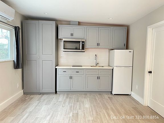2nd image of 343 N Mansfield Ave #C
