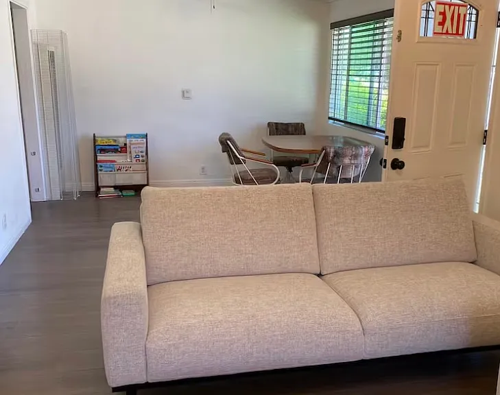 2418 Del Amo Blvd — Photo 15
