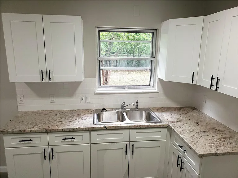 8907 Shepard Dr — Photo 5
