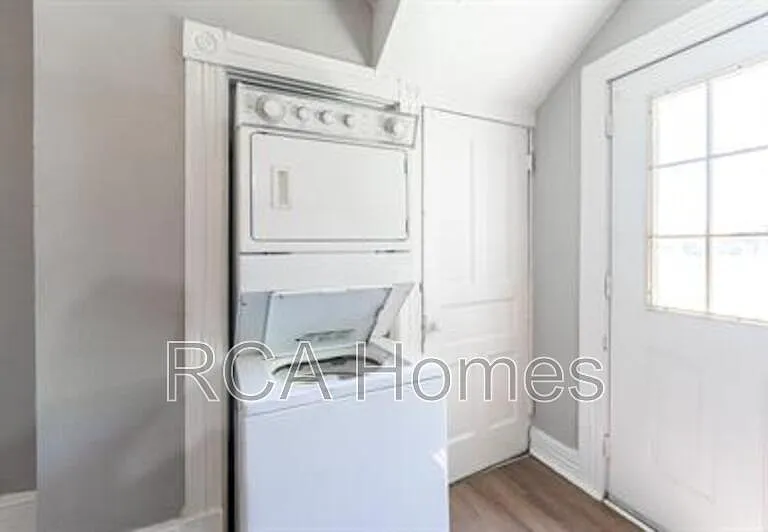 450 Shelby St #1 — Photo 3