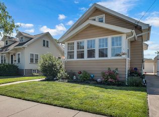 923 W 5th Ave, Oshkosh, WI 54902