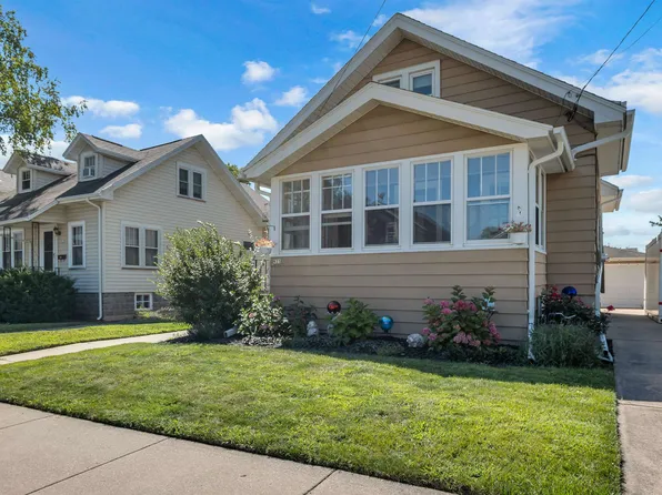 923 W 5th Ave, Oshkosh, WI 54902