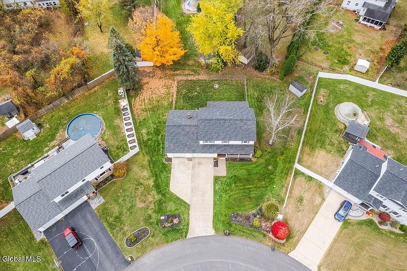 3rd image of 3 Quail Hollow Court