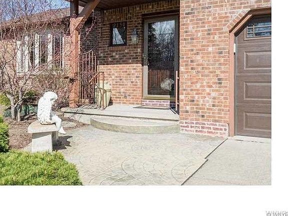 3rd image of 2150 Robert Dr
