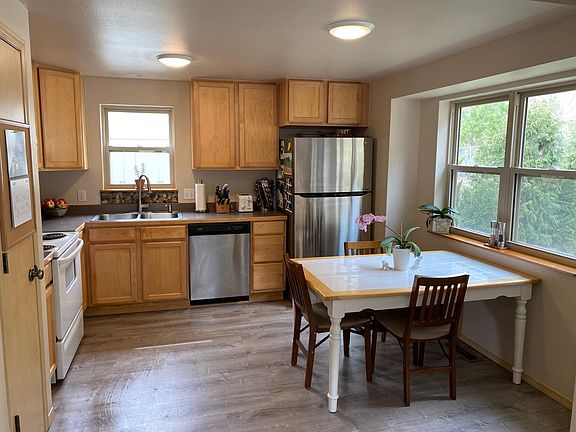 2nd image of 909 Discovery Way