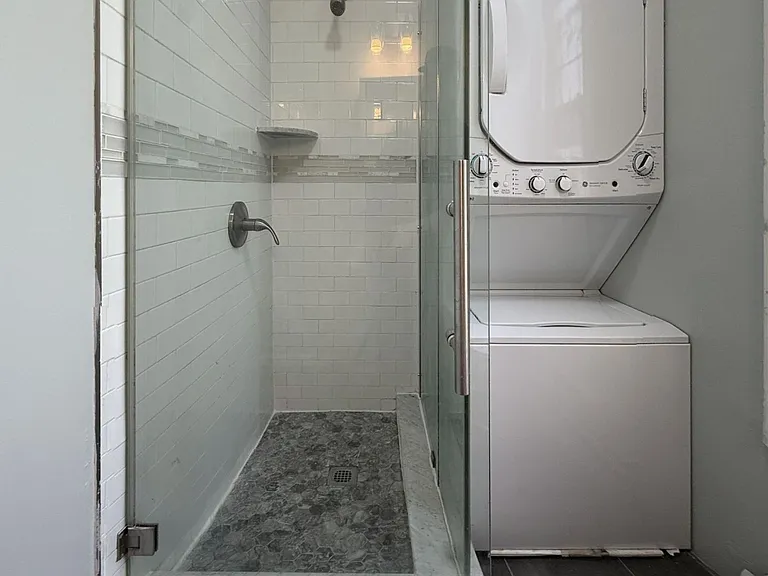 435 E Walnut Ln — Photo 3