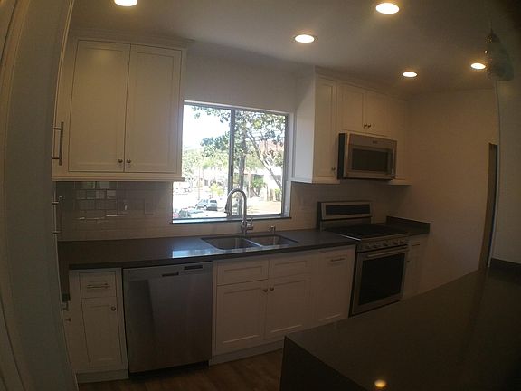 4th image of 111 S Irena Ave APT 1