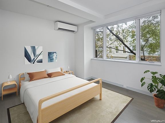 5th image of 1638 8th Ave APT 1R