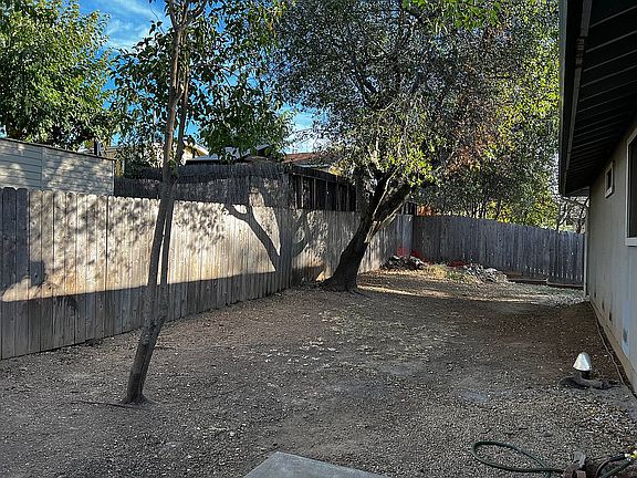 4th image of 3854 Dry Lake Ln