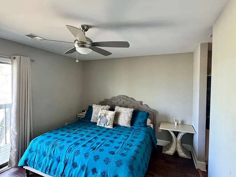 226 Edgewater Ln — Photo 5
