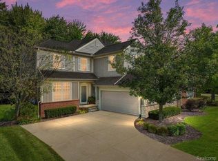 2254 Preserve Ln S #28, Rochester, MI 48309