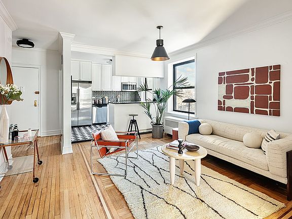 2nd image of 99 E 4th St APT 4F