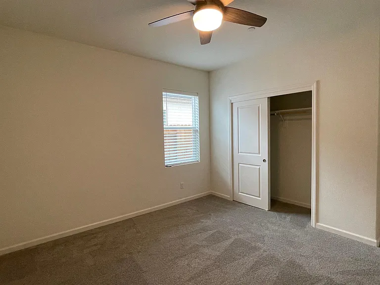2100 Descanso Ave — Photo 31