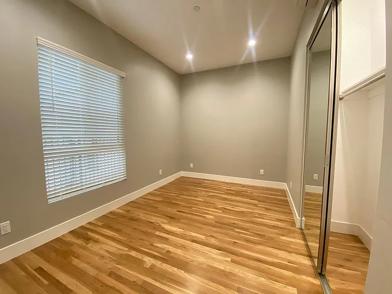 2961 E St #4 — Photo 30