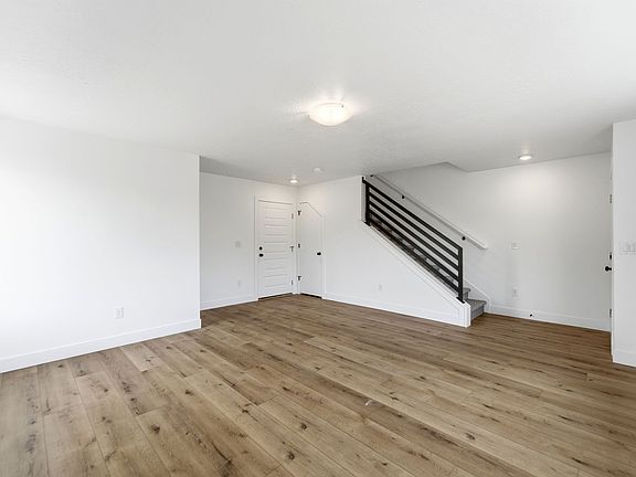 3rd image of 144 E Chambord Ct S