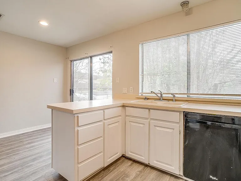 5947 Chimney Wood Cir — Photo 17