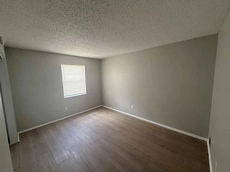 1411 E Mohawk Ave — Photo 7