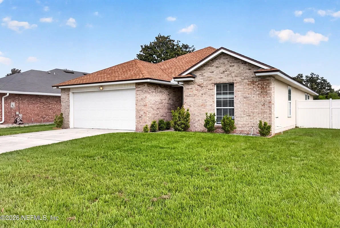 4 bed, 2.0 bath, 1731 sqft, $2,200 — Photo 3