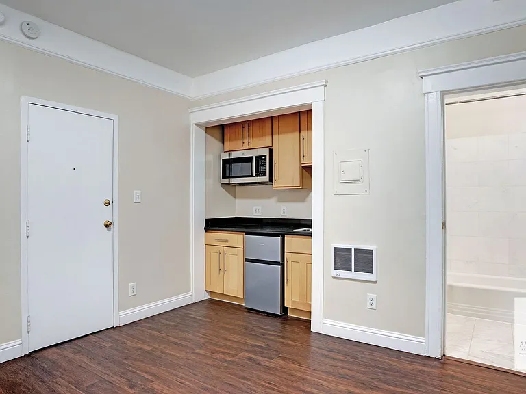 621 Taylor St — Photo 8
